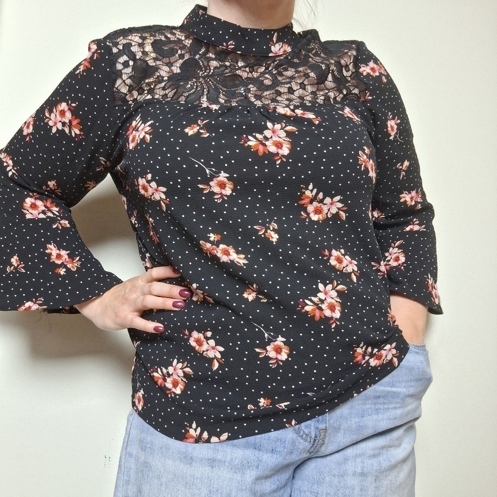 Lily White Black Floral Ruffle Sleeve High Neck Lace Detail Blouse Size XL